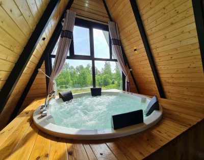 کلبه جکوزی دار