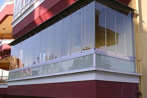 قیمت شیشه بالکن تاشو